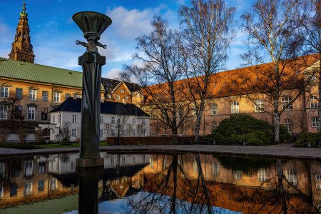 Téléchargez les photos : Copenhagen, Denmark JThe Royal library park and fountain. - en image libre de droit