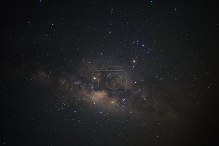 Foto de La galaxia de la Vía Láctea, fotografía de larga exposición, con grano - Imagen libre de derechos