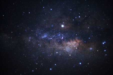 Téléchargez les photos : Le centre de la galaxie de la voie lactée, Photographie longue exposition, avec grain - en image libre de droit