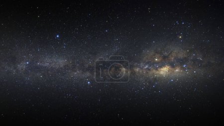 Téléchargez les photos : Panorama Galaxie de la Voie lactée avec étoiles et poussière spatiale dans l'univers, Photographie longue exposition, avec grain
. - en image libre de droit