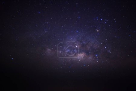 Foto de Galaxia Vía Láctea con estrellas y polvo espacial en el universo - Imagen libre de derechos