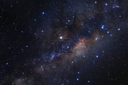 Téléchargez les photos : Gros plan galaxie de la voie lactée avec des étoiles et de la poussière spatiale dans l'univers - en image libre de droit