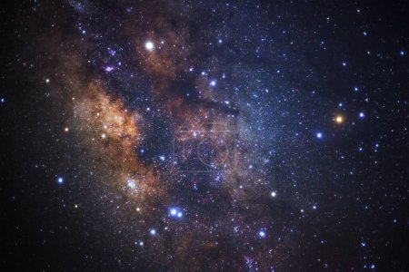Foto de El centro de la galaxia Vía Láctea. Exposición larga fotografía.con grano - Imagen libre de derechos