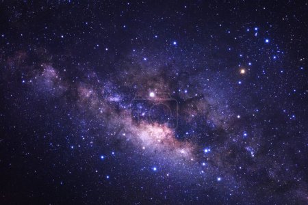 Téléchargez les photos : Le centre de la galaxie de la Voie lactée avec des étoiles et de la poussière spatiale dans l'univers - en image libre de droit