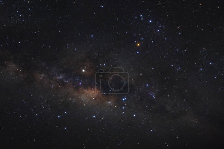 Foto de Galaxia Vía Láctea Panorama con estrellas y polvo espacial en el universo - Imagen libre de derechos
