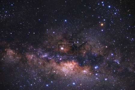 Foto de Primer plano de la galaxia Vía Láctea con estrellas y polvo espacial en el universo - Imagen libre de derechos