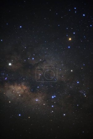 Foto de El centro de la galaxia Vía Láctea con estrellas y polvo espacial en el universo - Imagen libre de derechos