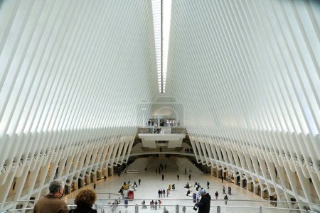 Foto de New York City, U.S.A - October 31, 2022 - The view from the second floor of Oculus at the World Trade Center - Imagen libre de derechos