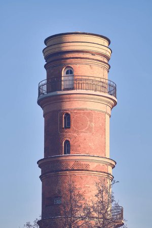Téléchargez les photos : Le plus vieux phare d'Allemagne à Travemunde. Photo de haute qualité - en image libre de droit