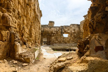 Ein Blick auf Ruinen in Salamis Antike Stadt, Zypern 3