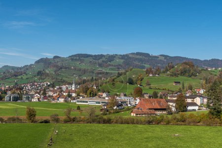 Foto de Vista del pueblo Nesslau, región de Toggenburg, Cantón Sankt Gallen, Suiza - Imagen libre de derechos