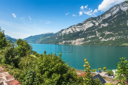Foto de Vista panorámica del lago Walensee (lago Walen), Quarten, Canton St. Gallen, Schweiz - Imagen libre de derechos