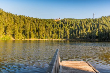 Téléchargez les photos : Matin au lac Mummelsee dans la Forêt Noire, vue sur le Hornisgrinde, Parc National de la Forêt Noire, Seebach, Baden-Wuerttemberg, Allemagne - en image libre de droit