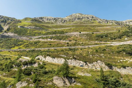 Téléchargez les photos : Vue des serpentines du col du Grimsel, Obergoms, canton du Valais, Suisse - en image libre de droit