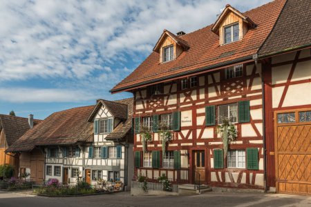 Téléchargez les photos : Maisons à colombages dans un village suisse du canton de Thurgovie, Oberstammheim, Suisse - en image libre de droit