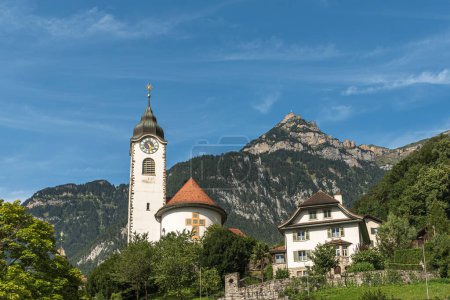 Eglise paroissiale catholique à Fluelen sur le lac des Quatre-Cantons, Canton d'Uri, Suisse
