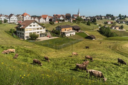 Das Dorf Schwellbrunn im Kanton Appenzell Ausserrhoden in der Schweiz