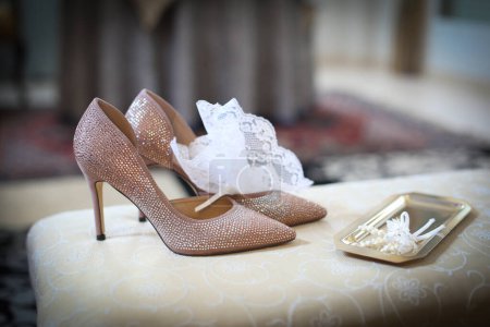 Foto de Hermosos zapatos de boda femeninos, primer plano - Imagen libre de derechos