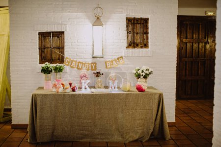 Téléchargez les photos : Beau cadre de table de mariage. Barre à sucre - en image libre de droit
