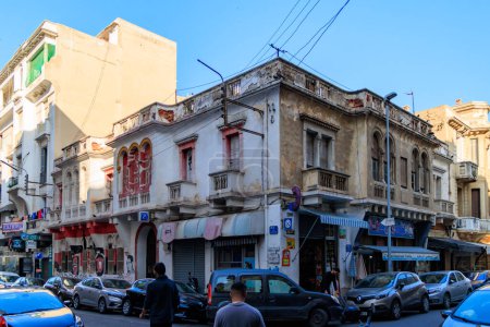 Téléchargez les photos : Vue sur une ruelle, maisons, murs dans la vieille médina de Casablanca, Maroc - en image libre de droit