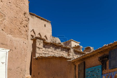 Foto de Ksar Ait Ben Haddou, antiguo pueblo bereber de adobe-ladrillo o kasbah. Ouarzazate, Draa-Tafilalet, Marruecos, África del Norte - Imagen libre de derechos