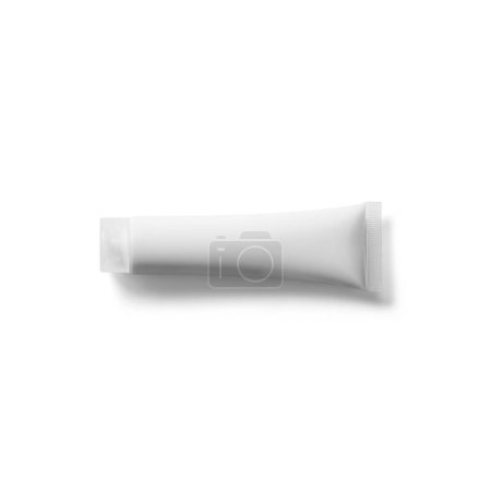 Tubo de pasta acrílica blanca en blanco aislado.