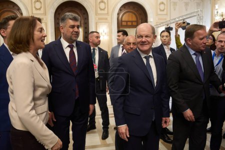 Photo for Bucharest, Romania. 6th Apr, 2024: (L-R) Katarina Barley, PES Executive Vice-President,  Marcel Ciolacu, PSD president, Olaf Scholz, Chancellor of Germany, and Stefan Lofven, PES President - Royalty Free Image