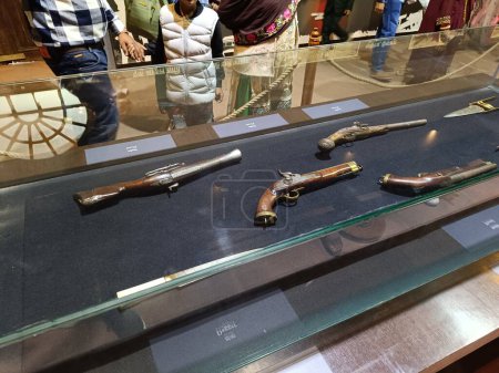 Téléchargez les photos : Delhi, Inde - armes antiques dans le musée, Une image des armes antiques dans le musée 13 décembre 2023 - en image libre de droit