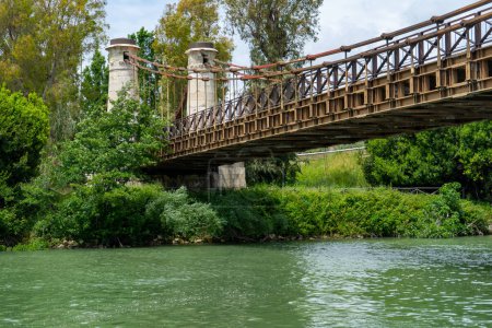Téléchargez les photos : Pont Bourbon sur la rivière Garigliano - en image libre de droit