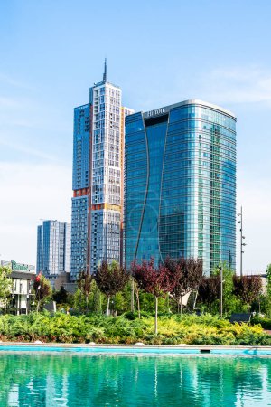 Mai 2023, Usbekistan, Taschkent. Stadtbezirk Taschkent, Ort in der Nähe des Hotels Hilton, Nest One Apartments. Fußgängerzone.