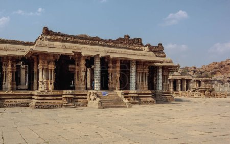 El templo de Vittala es el epicentro de las atracciones de Hampi, el monumento arquitectónico más extravagante de Hampi.