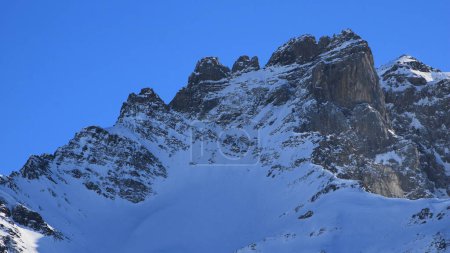 Foto de Montaña en capas en Elm, Suiza. - Imagen libre de derechos
