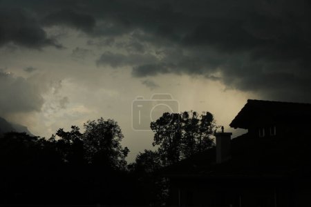 Téléchargez les photos : L'orage arrive à Brienz. - en image libre de droit