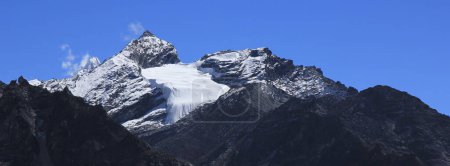 Foto de Pico cerca del Paso Kongma La, Pico Nangkartshang, Nepal. - Imagen libre de derechos