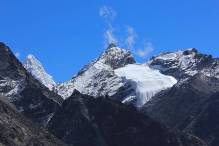 Foto de Vista desde los Tres Pasos Trek, Pico Nangkartshang, Nepal. - Imagen libre de derechos