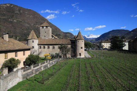 Foto de Castillo Maretsch, antiguo castillo en Bolzano, Italia. - Imagen libre de derechos
