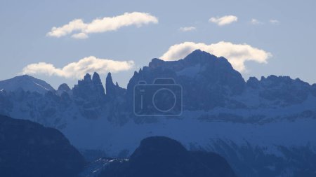 Foto de Rosenstein, montaña en Tirol del Sur, vista desde Jenesien. - Imagen libre de derechos