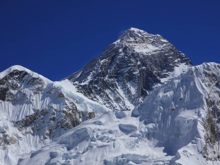 Monte Everest visto desde Kala Patthar, Nepal
.