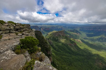 Drei Rondavels und der Blyde River Canyon von Mariepskop Südafrika aus gesehen