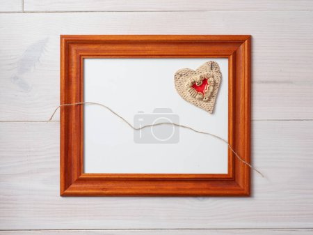 Téléchargez les photos : Image avec cœur artistique en céramique. coeur de Saint Valentin - en image libre de droit