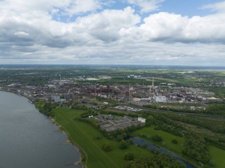 Krefeld - Chemiepark Uerdingen produziert Polycarbonate und Polyamide in Deutschland.