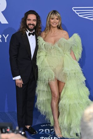Photo for ANTIBES, FRANCE. May 25, 2023: Heidi Klum & Tom Kaulitz arrives at the amfAR Gala Cannes event at the Hotel du Cap - Royalty Free Image
