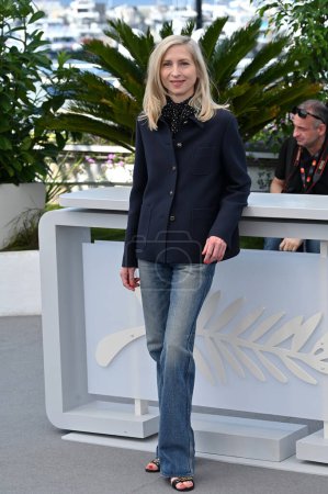 Foto de CANNES, FRANCIA 23 de mayo de 2023: Jessica Hausner en la photocall del Club Zero en el 76º Festival de Cannes - Imagen libre de derechos