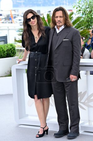 Téléchargez les photos : CANNES, FRANCE. 17 mai 2023 : Maiwenn et Johnny Depp au photocall de Jeanne du Barry au 76e Festival de Cannes - en image libre de droit