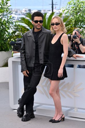 Téléchargez les photos : CANNES, FRANCE. 23 mai 2023 : Lily-Rose Depp et Abel Tesfaye (The Weeknd) au photocall de L'Idol au 76e Festival de Cannes - en image libre de droit