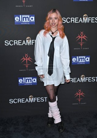 Foto de LOS ÁNGELES, CA. 10 de octubre de 2023: Kayla DiVenere en el estreno de Divinity en Screamfest LA en el TCL Chinese Theatre, Hollywood - Imagen libre de derechos
