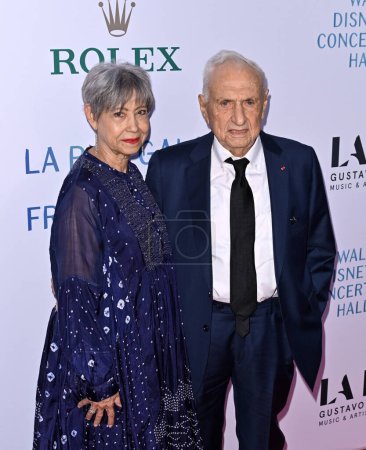 Photo for LOS ANGELES, CA. October 05, 2023:  Frank Gehry and Berta Isabel Aguilera at the Los Angeles Philhamonic Gala marking the 20th anniversary of the Walt Disney Concert Hall - Royalty Free Image