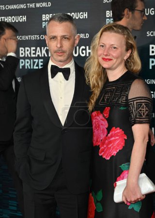 Photo for LOS ANGELES, CA. April 15, 2023:  Jeremy Strong and Dr Emma Wall  at the 2023 Breakthrough Prize Ceremony for Science and Mathematics at the Academy Museum - Royalty Free Image
