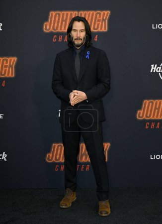 Foto de LOS ÁNGELES, CA. 20 de marzo de 2023: Keanu Reeves en el estreno de John Wick: Capítulo 4 en el TCL Chinese Theatre, Hollywood - Imagen libre de derechos