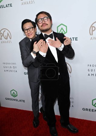 Téléchargez les photos : LOS ANGELES, CA. 25 février 2023 : Ke Huy Quan et Daniel Kwan à la 34e cérémonie annuelle des Producers Guild Awards au Beverly Hilton Hotel - en image libre de droit